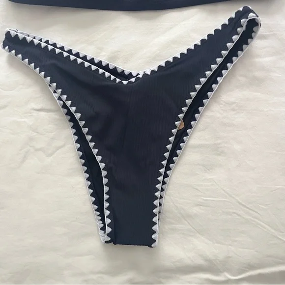 NWT Berlook Navy Contrast Stitch Bikini Top & Bottom Full Set Size Medium - Picture 4 of 13